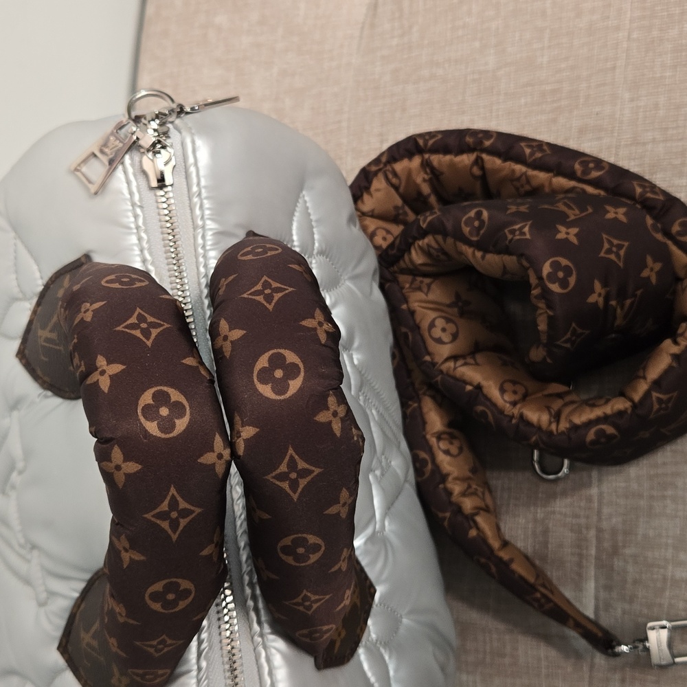 Louis Vuitton Limited Edition Silver Giant Monogram Econyl Pillow Speedy 25 - Picture 4 of 12